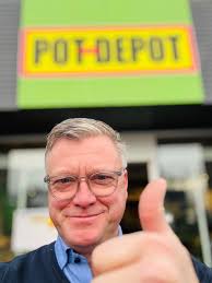 Stock-Depot is OPEN ‼️ In januari zijn wij open van dinsdag tot en met  zondag 👌 U bent van harte WELKOM 🤗