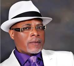 On a retrouvé le ''sapeur''-chanteur Beny Bezy