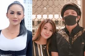 Reaksi aurel hermansyah saat mendengar pertanyaan arsy hermansyah, kamis (11/3/2021). Anak Perawan Kd Dulu Hobi Umbar Tubuh Seksi Sampai Doyan Dugem Atta Halilintar Ternyata Sengaja Kompori Aurel Hermansyah Agar Berubah Seluruh Perubahan Kamu Aku Bangga Semua Halaman Grid Id
