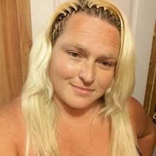 Mandy Hilton (@mandyhilton82)