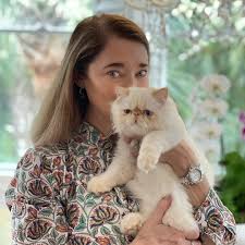 Cats add purr joy to the family! Drop a 🐾 paw print if you agree. Better  yet, post a photo in the caption to share your furry feline joy (or dog,  bird,