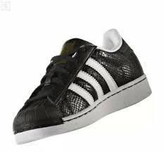 Adidas originals superstar i baby kleinkinder schuhe turnschuhe schwarz weiß. Adidas Original Superstar Reptil Jungen Madchen Turnschuhe Schwarz Weiss Ebay