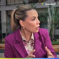 Lizarella Valiente responde a cuestionamientos sobre falta de título  profesional en psicopedagogía, 🗞️A través de un reconocido medio de  comunicación, cuestionaron a la senadora debido a que el MEC y ...