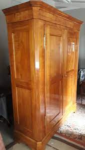 Ein biedermeier schrank konnte auch als halbschrank hergestellt werden. Biedermeier Schrank Biedermeier Kirschholzschrank Um 1830 40