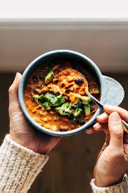 Queso Chicken Chili With Roasted Corn And Jalapeno Pinch Of Yum Recipe In 2020 Roasted Corn Super Easy Dinner Chicken Chili Crockpot