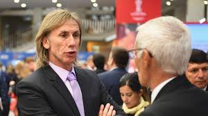 Ricardo alberto gareca nardi (spanish pronunciation: Willkommen Bei Den Aktuellen Nachrichten Von Fifa Com Gareca Vom Buhmann Zum Helden Fifa Com