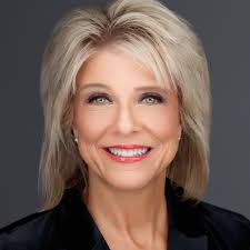 Cindy Fry's Instagram, Twitter & Facebook