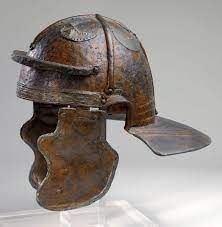 Preserved In Good Condition 1800 Years Old Helmet Of The Roman Legionnaire 800x818 Roman Helmet Roman Armor Roman Soldier Helmet