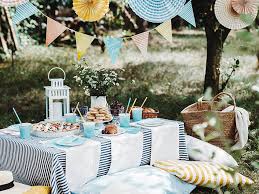 Picknick, die genussvolle art für den schönen tag, als geburtstag überraschung, für den road trip,. Sommer Picknick Gefallig Hier Kommen Unsere Profi Tipps Pink Dots Partystore Deko Blog