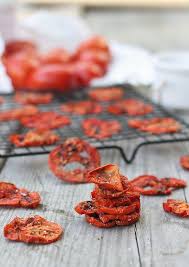 Chips De Tomates Au Micro Ondes Easy Microwave Tomato Chips Chips De Legumes Recettes De Cuisine Recette Healthy