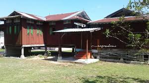 Ada yang memang tahu jika beli rumah dahulu akan memberikan hasil lumayan kerana rumah dijadikan sebagai jaminan pelaburan oleh kerana nilai harga rumah akan meningkat dari masa ke semasa dan boleh jadi rumah kita sendiri pada masa akan datang. Orang Melayu Dulu Genius Rumah Tradisional Melayu Diiktiraf Dunia Libur