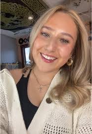 Katie Mccandless's Instagram, Twitter & Facebook