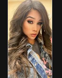 Dani Anderson (@daniellasummers) • Instagram photos and videos