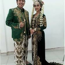 Pakaian adat jawa barat atau baju adat sunda akan kami jelaskan beserta gambarnya pada artikel ini. 21 Ide Sewa Baju Sunda Jawa Barat Sanggar Sunda Dijakarta Baju Tari Alpen Pakaian Tari