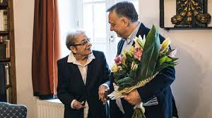 Pertinence prix les moins chers prix les plus chers meilleures ventes note des internautes nouveauté titre : Igy Fogadta Orban Viktort Torocsik Mari Infostart Hu