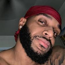 Blake Travers's Instagram, Twitter & Facebook