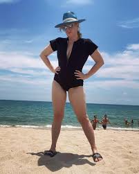 'pitch perfect' actress rebel wilson posted two swimsuit instagram pictures and her fans are absolutely loving them. Hammer Body Rebel Wilson Prasentiert Sich Im Badeanzug