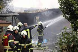 Löst man vorsätzlich einen feuerwehreinsatz aus, hat man mitunter für die dadurch entstehenden kosten aufzukommen. Grosseinsatz Der Feuerwehr In Wuppertal Cronenberg