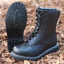 ——— nur weil man springerstiefel trägt heist es nochlange nicht das man rechts ist. Brandit Springerstiefel Para Black 54 99