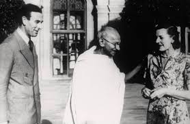 Mais la santé du mari de la reine d'angleterre était encore très fragile. Lord Mountbatten Assassine La Couronne Frappee Par L Ira