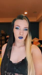 Devon Valentine (@boopyspoopy)