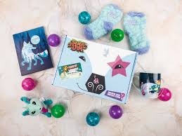 Picture the most feminine, sultry version of smoky eyes and you arrive here — black at the lash line . Animal Jam Box Winter 2017 Review Hello Subscription
