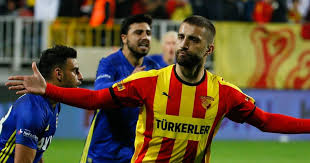 Alpaslan öztürk ile eski kulübü standart liege arasında fifa'da görülen ve kulübümüzün de alpaslan öztürk ile birlikte davalı olduğu uyuşmazlıkta karar açıklandı. Goztepe Nin Deneyimli Oyuncusu Alpaslan Ozturk Isyan Etti 90min