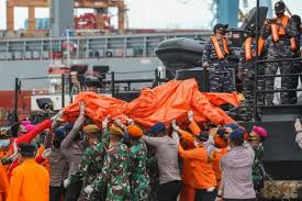 There were 62 people on board the plane bound for pontianak in. 4fqojqr0y3unum