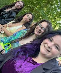 Hi all, my girlfriend and I are looking to rent an unfurnished apartment in  the Atlantic Seaboard and surrounds from 1 October (at least a 12 month  lease) Budget: R23k pm We