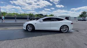 With its improved performance and handling, the model s is a force to reckon with. Tesla Model S Performance Achieves New Record Quarter Mile With Cheetah Stance Electrek