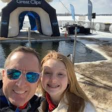 Kari Schmitz's Instagram, Twitter & Facebook