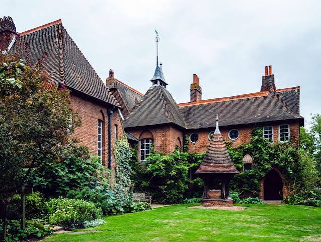 Red House | London, England | Attractions - Lonely Planet