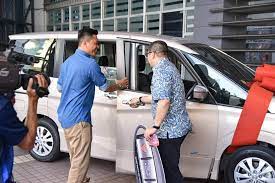 Hadiah peraduan ini termasuk honda city, perodua myvi dan iphone x! Pemenang Jom Menang Kereta Dikenal Karnival Jom Heboh Facebook