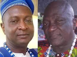 ENFANT DU BÉNIN DEBOUT