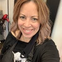 Melanie Ponton's Instagram, Twitter & Facebook