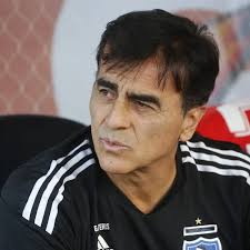 Le prestan un camión de ropa a Quinteros: “Salvó a Colo Colo de la B”