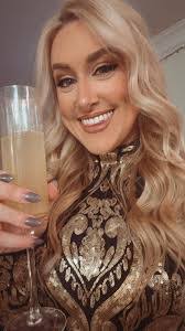 Hazel Lott's Instagram, Twitter & Facebook