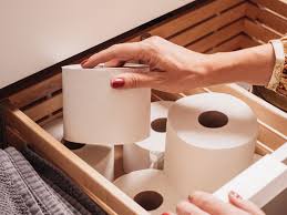 Entdecken sie blut am stuhl, am toilettenpapier oder als tropfen in der toilette, sollten sie auf jeden fall einen arzt aufsuchen und die ursache abklären lassen. Blut Im Stuhl Blutende Hamorrhoiden Andere Ausloser Symptome