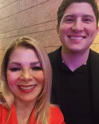 Wooow, 31 de Mayo 2024, hace justo 30 años logré mi sueño más anhelado, ser  mamá, y Diosito me mando a mi por siempre príncipe, mi niño, a mi compañero  de equipo