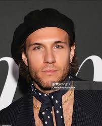 Holly Mcgreevy's Instagram, Twitter & Facebook