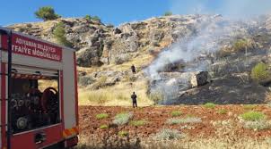 Edinilen bilgiye göre, behzat bulvarı perakende mahallesi'nde iki katlı bir ahşap evin odunluğunda yangın. Adiyaman Da Ormanlik Alanda Yangin Son Dakika Haberleri