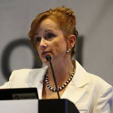 Annie Cushing (@annielytics)