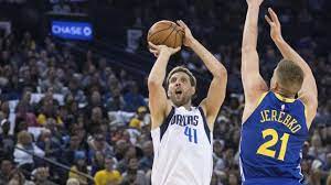 Dirk nowitzki is a german basketball player. Dirk Nowitzki Beste Saisonleistung Gegen Warriors Sport Sz De