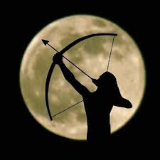 Black Bow And Arrow Silhouette Moon Arrow Silloettes Pinterest Bogenschiessen Pfeil Und Bogen Scherenschnitt
