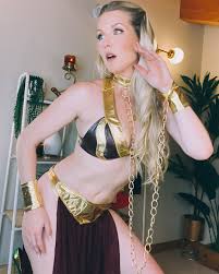 Kat Wonders on X: Channeling Princess Leia.. see the full reveal video on  my Patreon page | and more sexy costumes on my OnlyFans! $5month  🎃halloweenyandyprincessleiastairwarsoctoberhalloweencosplaycostumeprincess  katwondersbikini ...