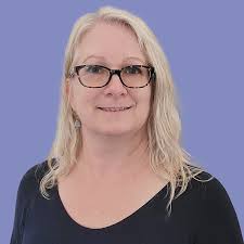 Donna Leroux's Instagram, Twitter & Facebook