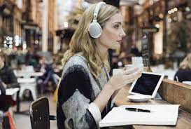 With many sizes, styles and price points, your lifestyle will be a big determiner for the type of camper that's right for you. Audio Technica At Sr5 Bt Lifestyle 3 Audio Technica Uk