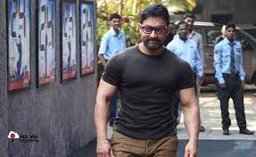 Aamir khan height 5 ft 6 in or 168 cm and weight 70 kg or 154 pounds. Aamir Khan Age Height Wife Family Wiki Biography More