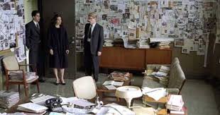 A Beautiful Mind One Of The Best Known Crazy Walls But Merely A Hint Of The Craziness Yet To Come Note The Crazy Beautiful Mind Tv Decor Detective Aesthetic