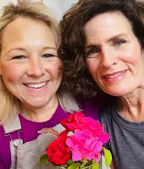 EGGcellent day with a cherished, long-time friend, @sherrydanielscarter  followed by an adventurous drive with @marriageark to a beautiful farm  where we both left with a dozen fresh eggs! Love both of these